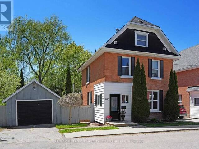 200 ROSS STREET Renfrew Ontario, K7V 2J2 - 3 Bedrooms Home For Sale