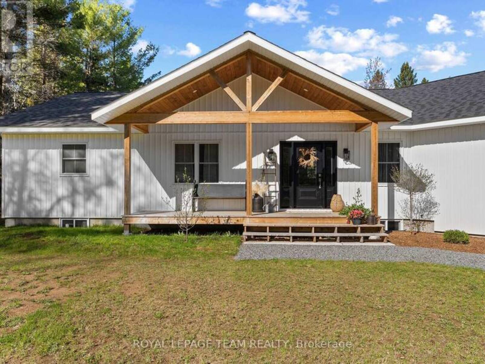 36 HILLCREST AVENUE, Madawaska Valley, Ontario K0J 2N0