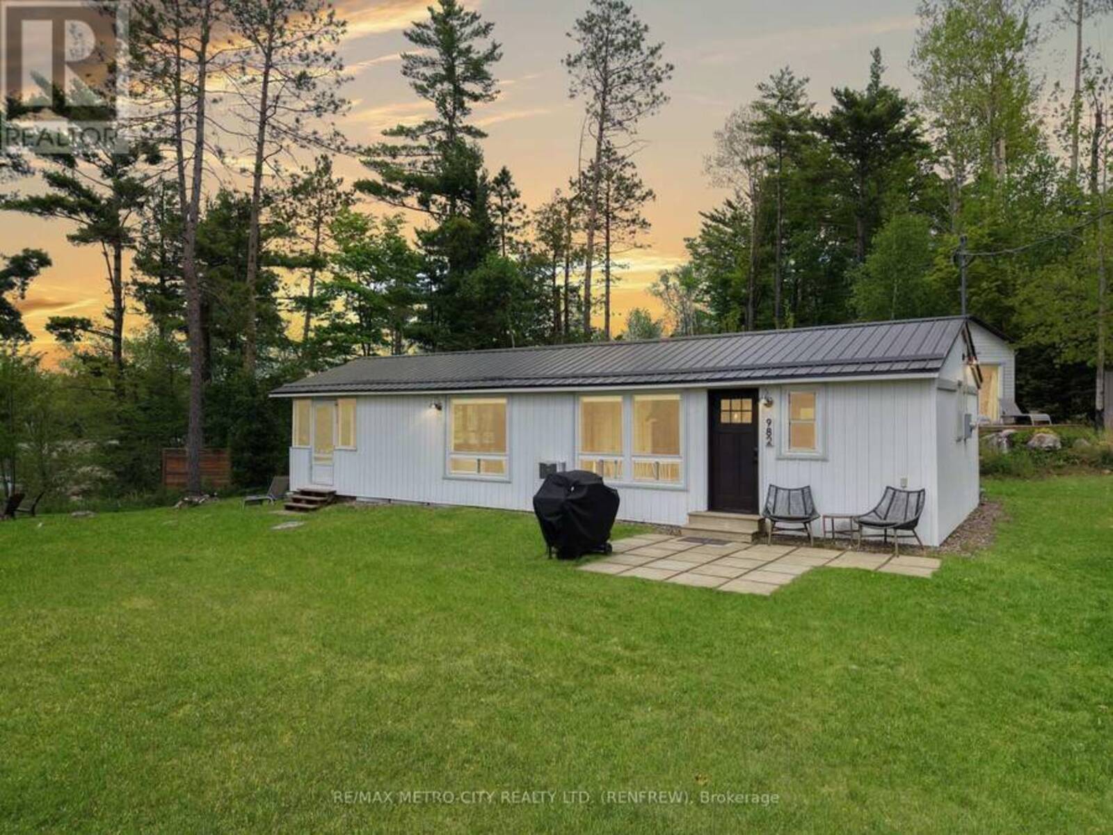 982 STONES LAKE ROAD, Greater Madawaska, Ontario K0J 1H0