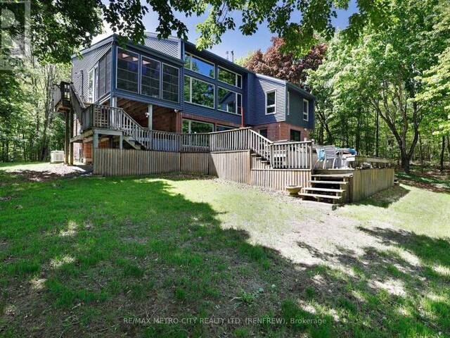 110 ROSEBRUGH ROAD Renfrew Ontario, K7V 3Z9 - 4 Bedrooms Waterfront Home For sale