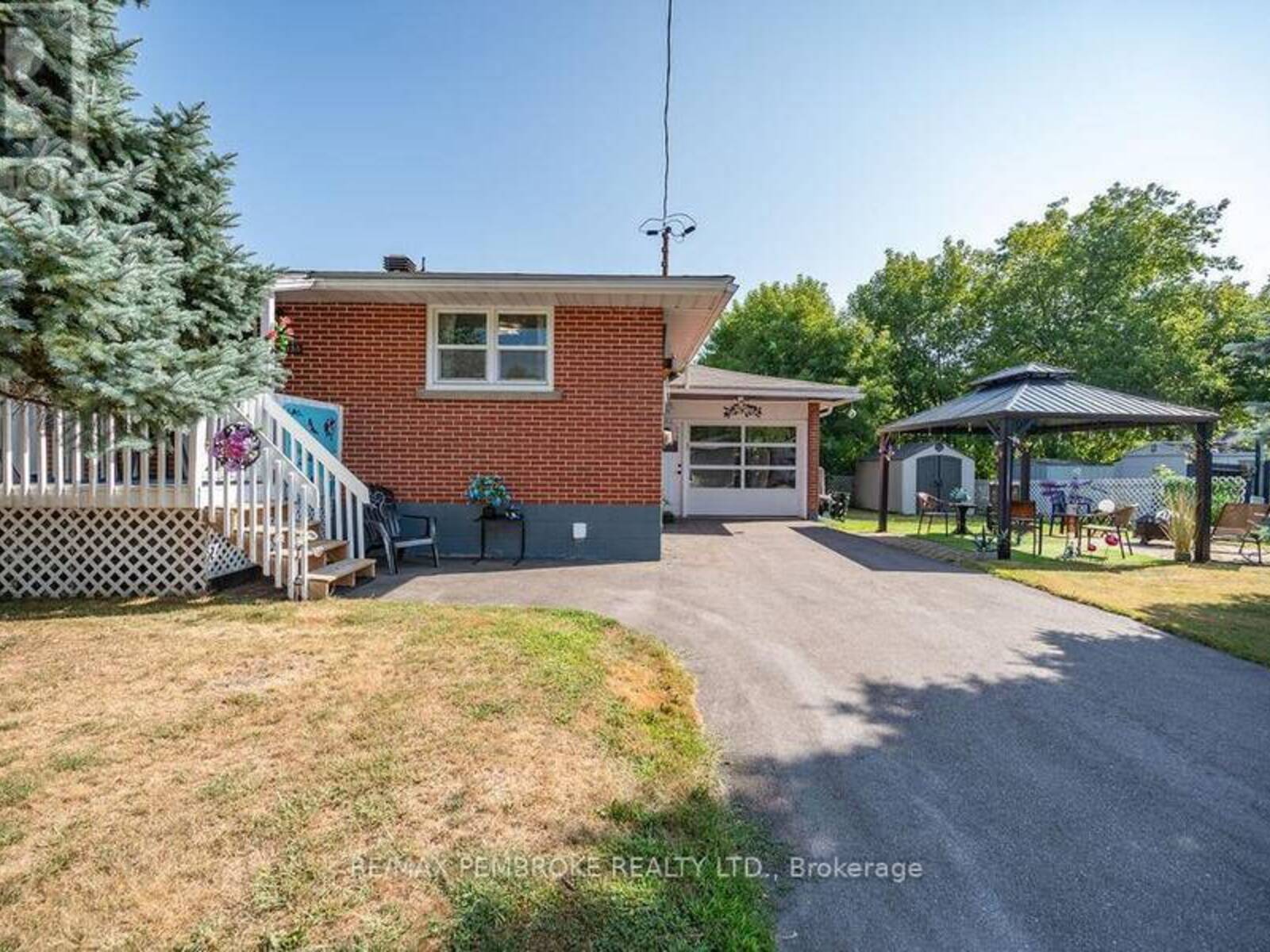 335 WILLARD STREET, Pembroke, Ontario K8A 3T8