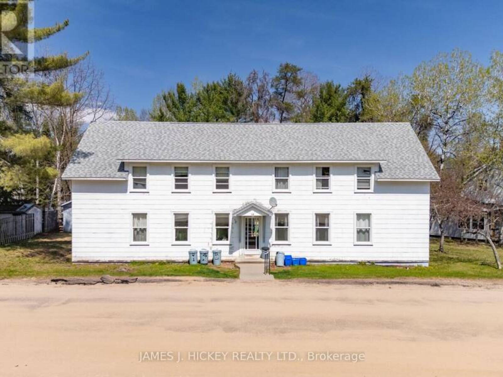 14 HURON STREET, Deep River, Ontario K0J 1P0