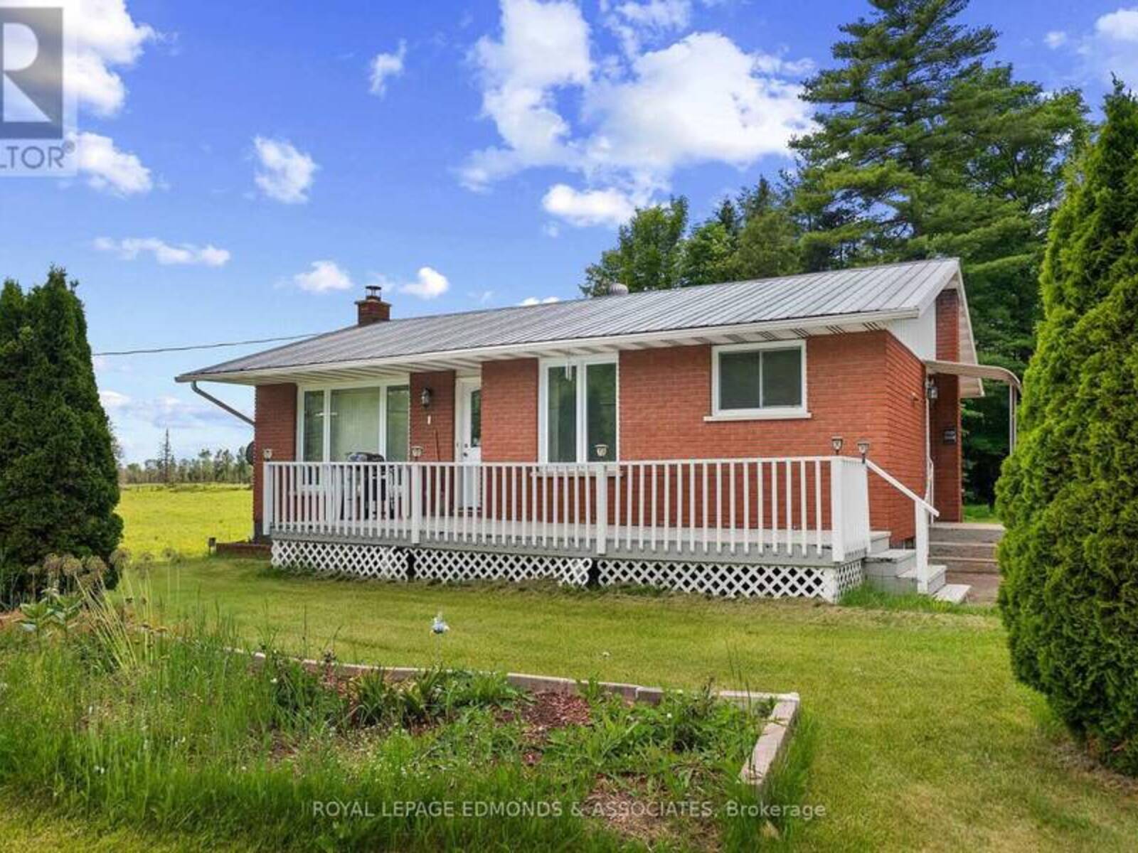 39325A HIGHWAY 41, Pembroke, Ontario K8A 6W4