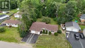 7 MARTIN STREET | Laurentian Hills Ontario | Slide Image Six