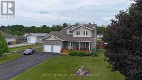 9 HERON DRIVE | Pembroke Ontario | Slide Image Four