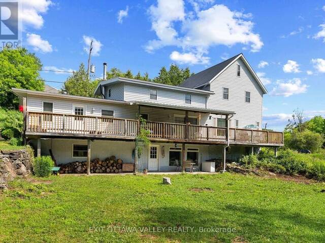 162 HIGHWAY NO. 28 Addington Highlands Ontario, K0H 1L0 - 6 Bedrooms Waterfront Home For sale