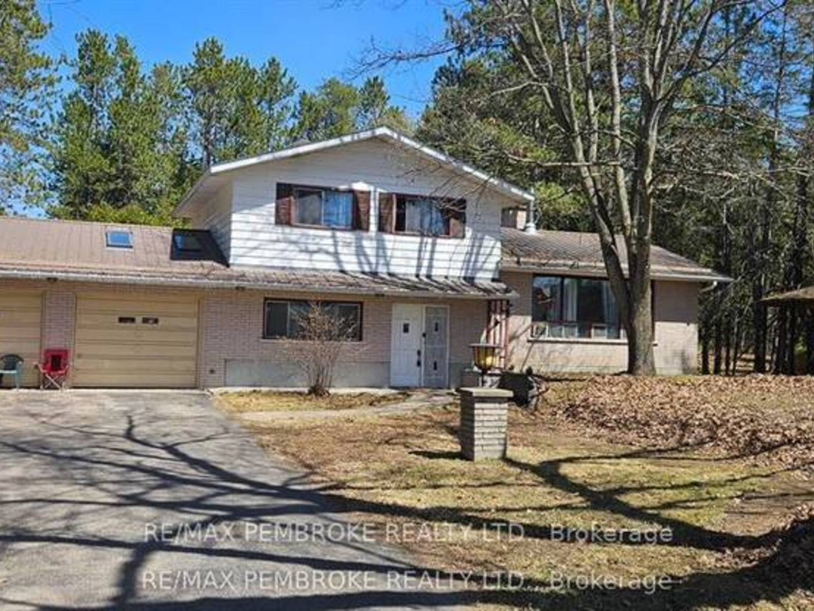 33698 HIGHWAY 17 HIGHWAY W, Deep River, Ontario K0J 1P0