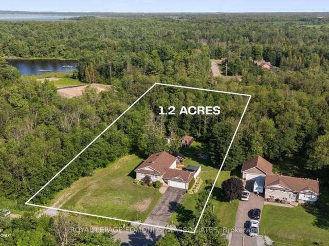 36 FERN ROAD Pembroke Ontario, K8A 6W2 - 4 Bedrooms Home For Sale