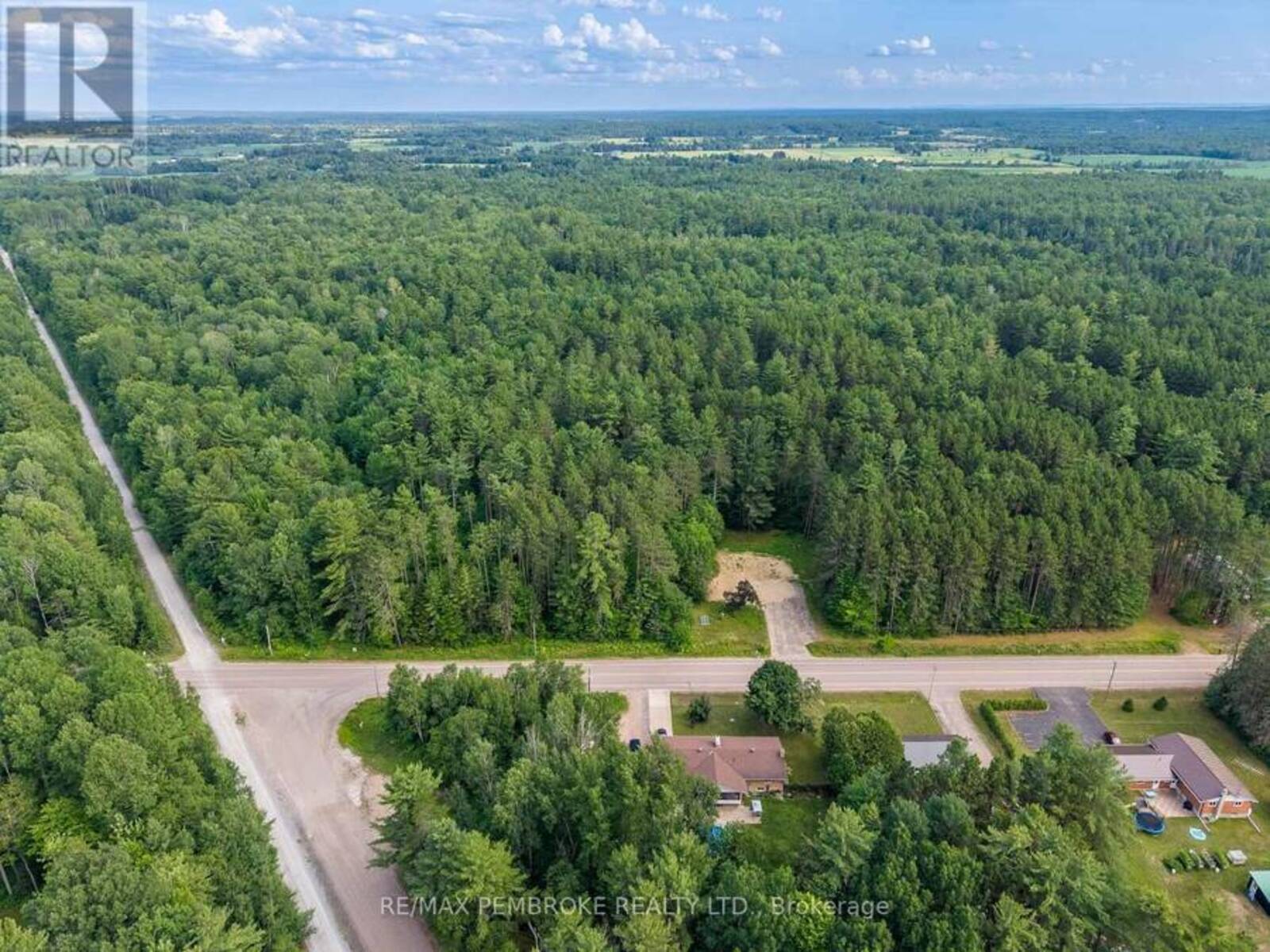 121 ACHRAY ROAD, Pembroke, Ontario K8A 6W7