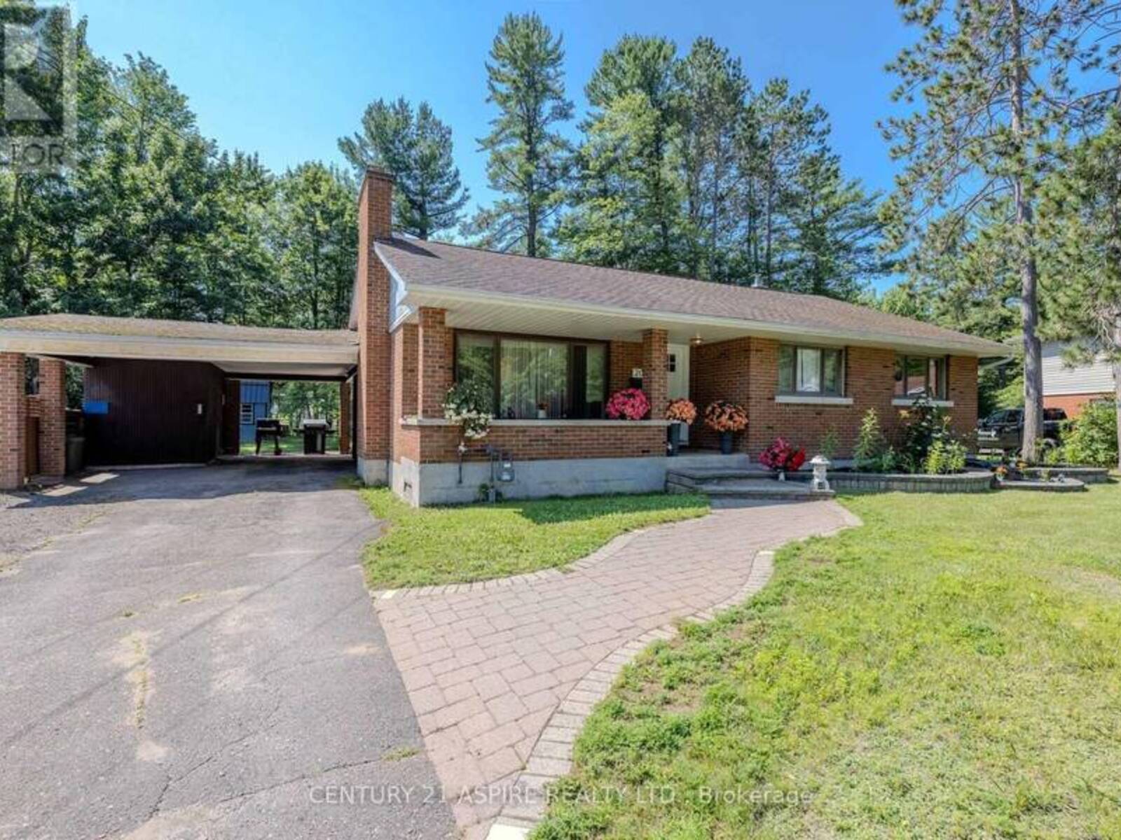 20 KRAMER AVENUE, Petawawa, Ontario K8H 2A2