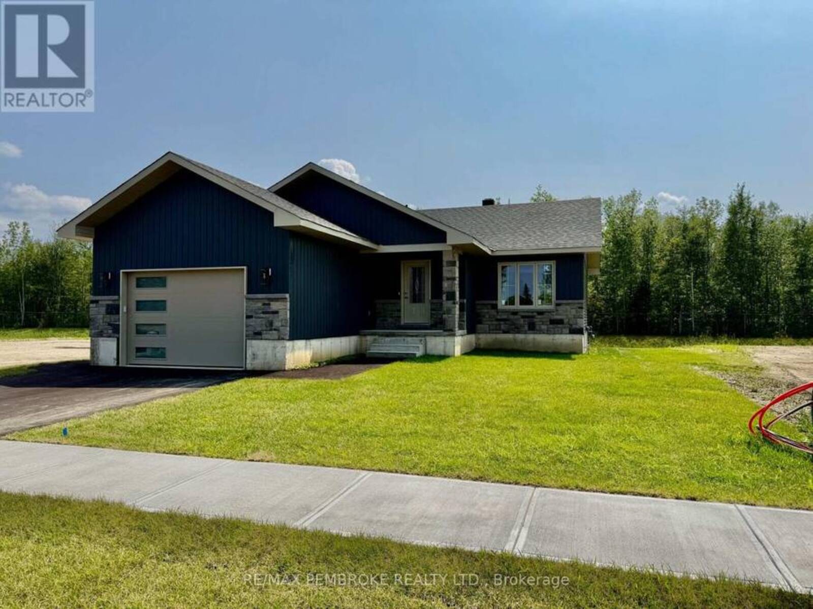13 EDDY CRESCENT, Pembroke, Ontario K8A 0M1