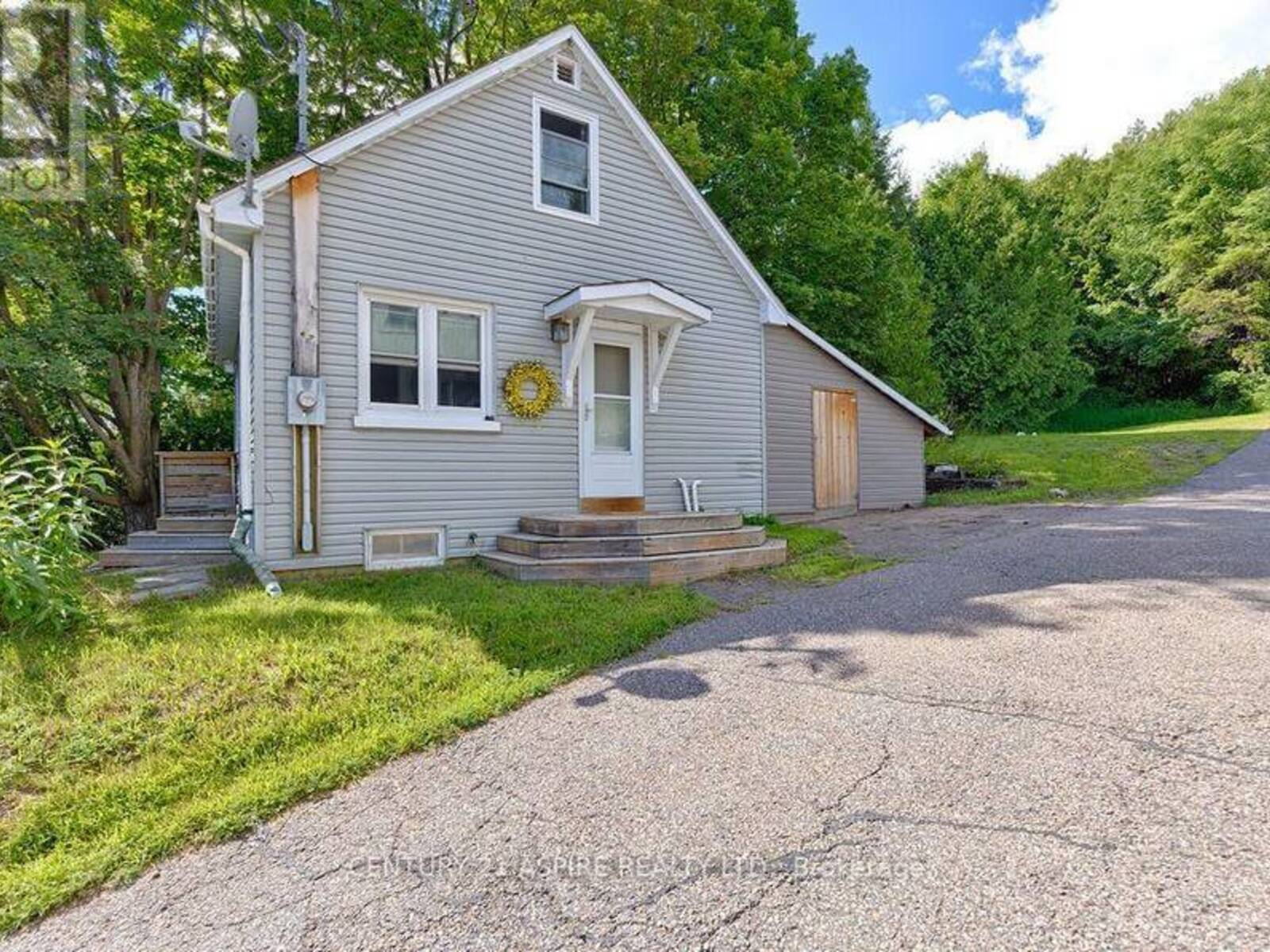 168 BONNECHERE STREET E, Eganville, Ontario K0J 1T0