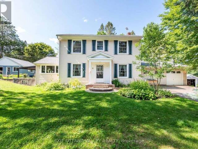 4 MACDONALD STREET Deep River Ontario, K0J 1P0 - 3 Bedrooms Home For Sale