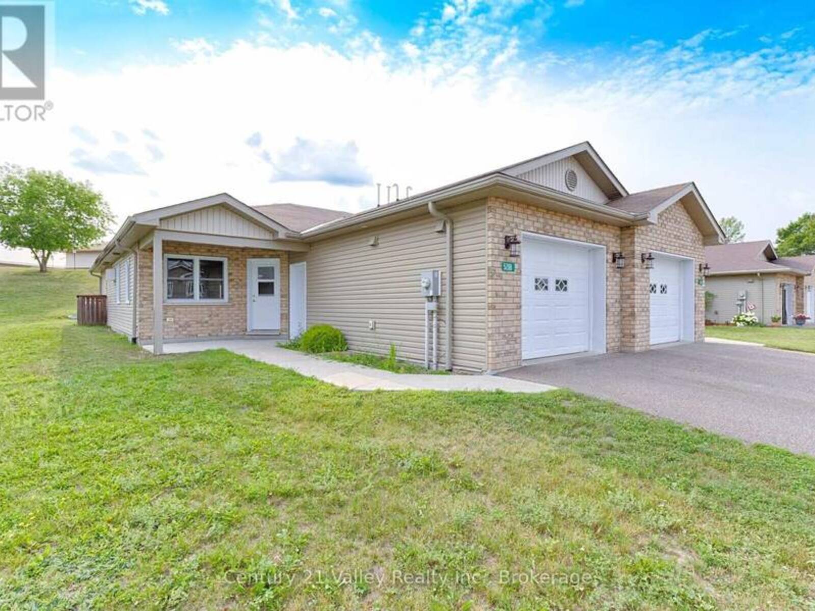 528B WELLINGTON STREET, Eganville, Ontario K0J 1T0