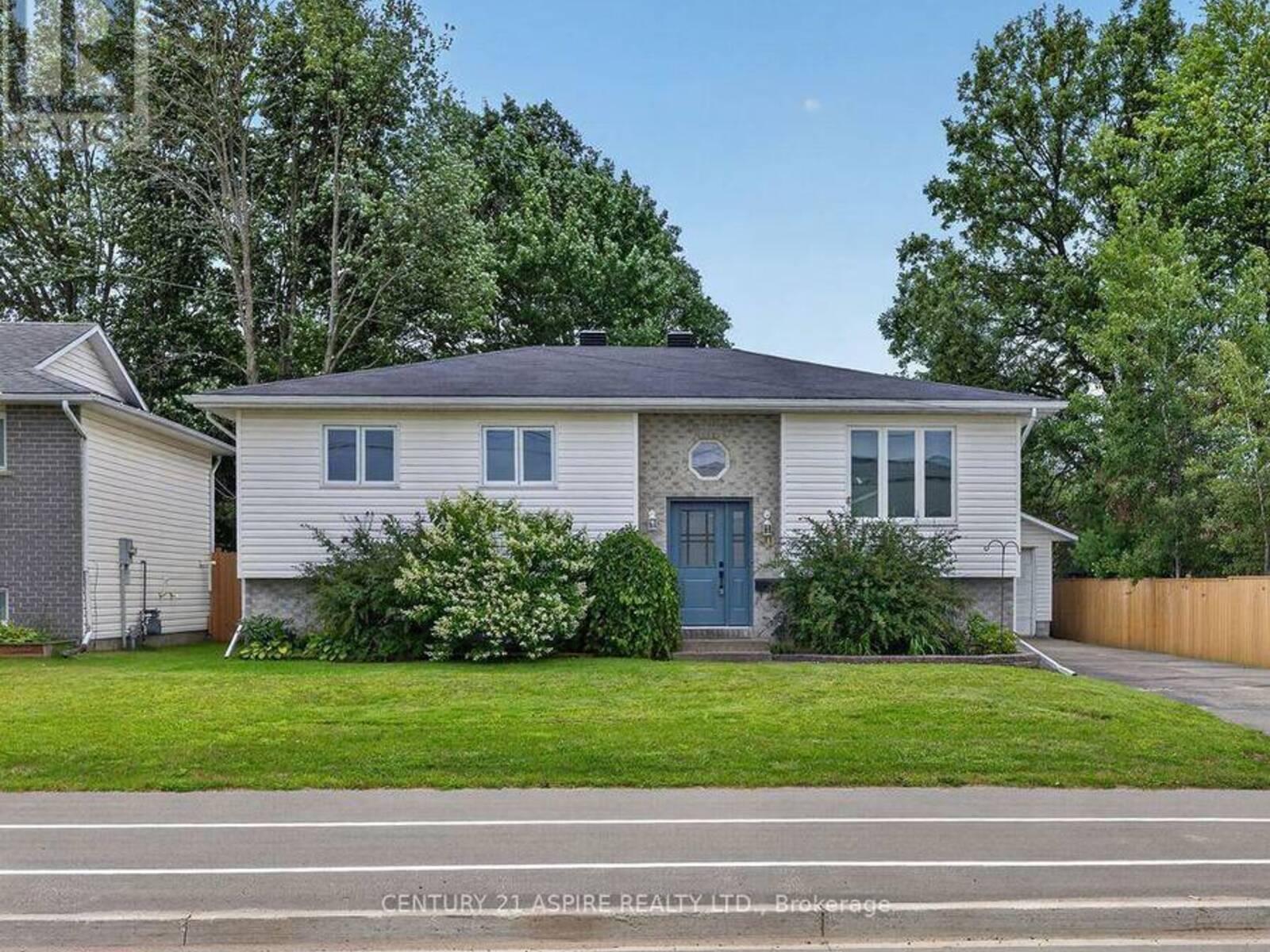 50 PORTAGE ROAD, Petawawa, Ontario K8H 3M8
