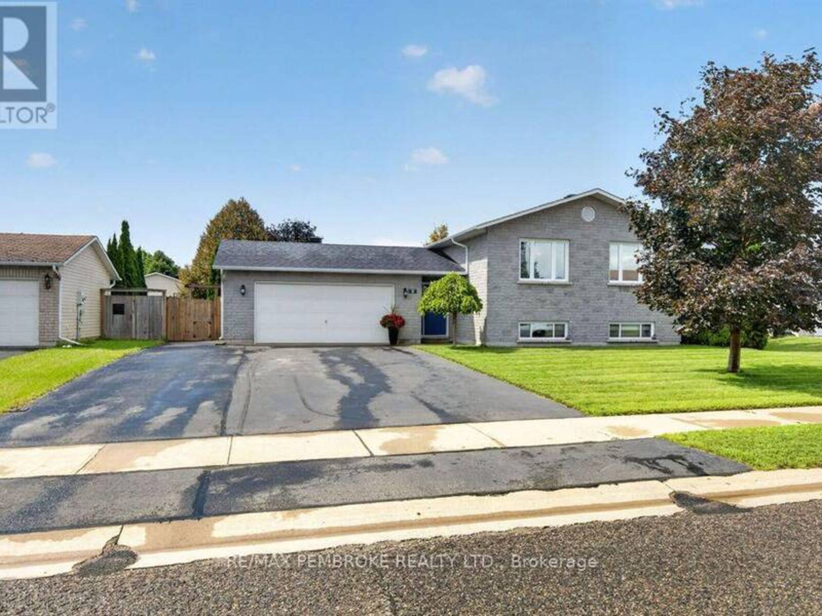 3 WINFIELD STREET, Petawawa, Ontario K8H 0A1