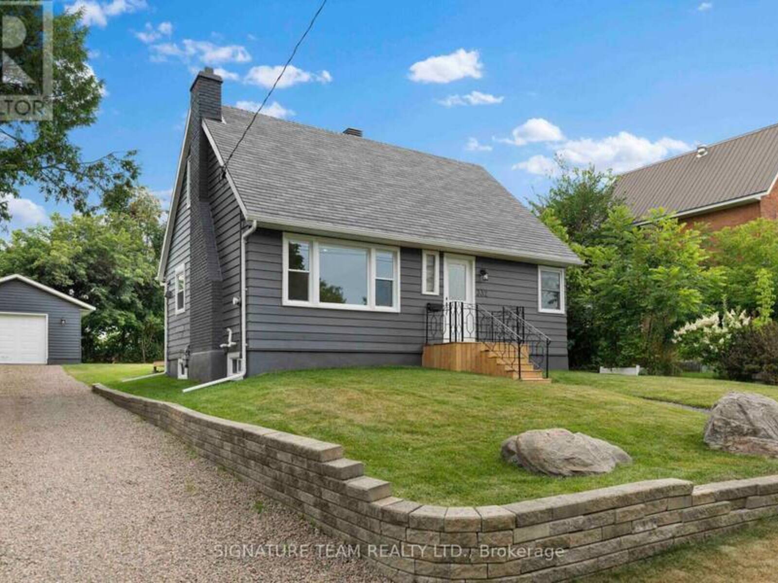 332 ALFRED STREET, Pembroke, Ontario K8A 3A8
