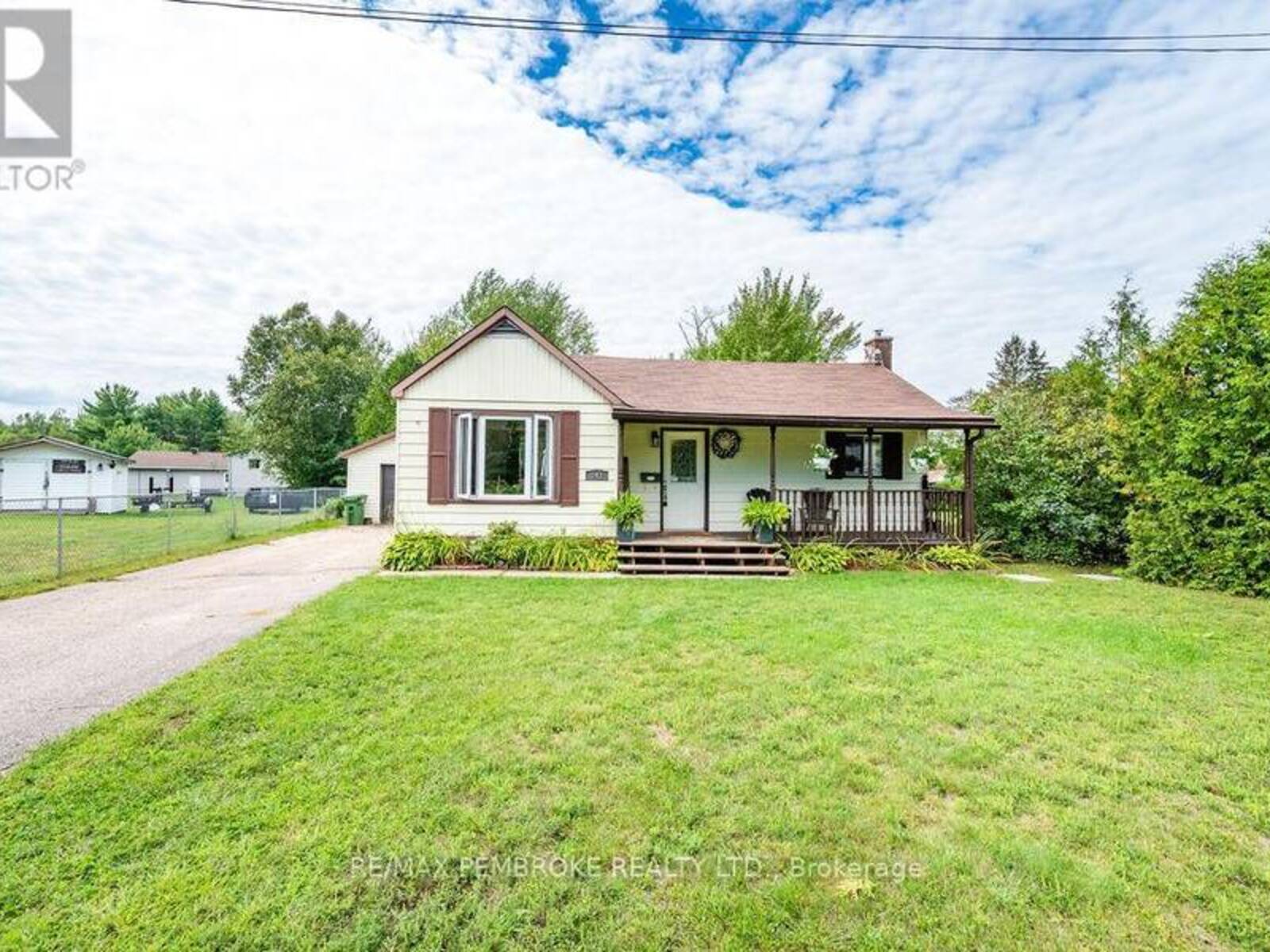143 SCHWANZ ROAD, Petawawa, Ontario K8H 1Y6