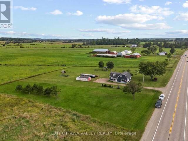 38922 41 HIGHWAY Pembroke Ontario, K8A 6W4 - 3 Bedrooms Home For Sale