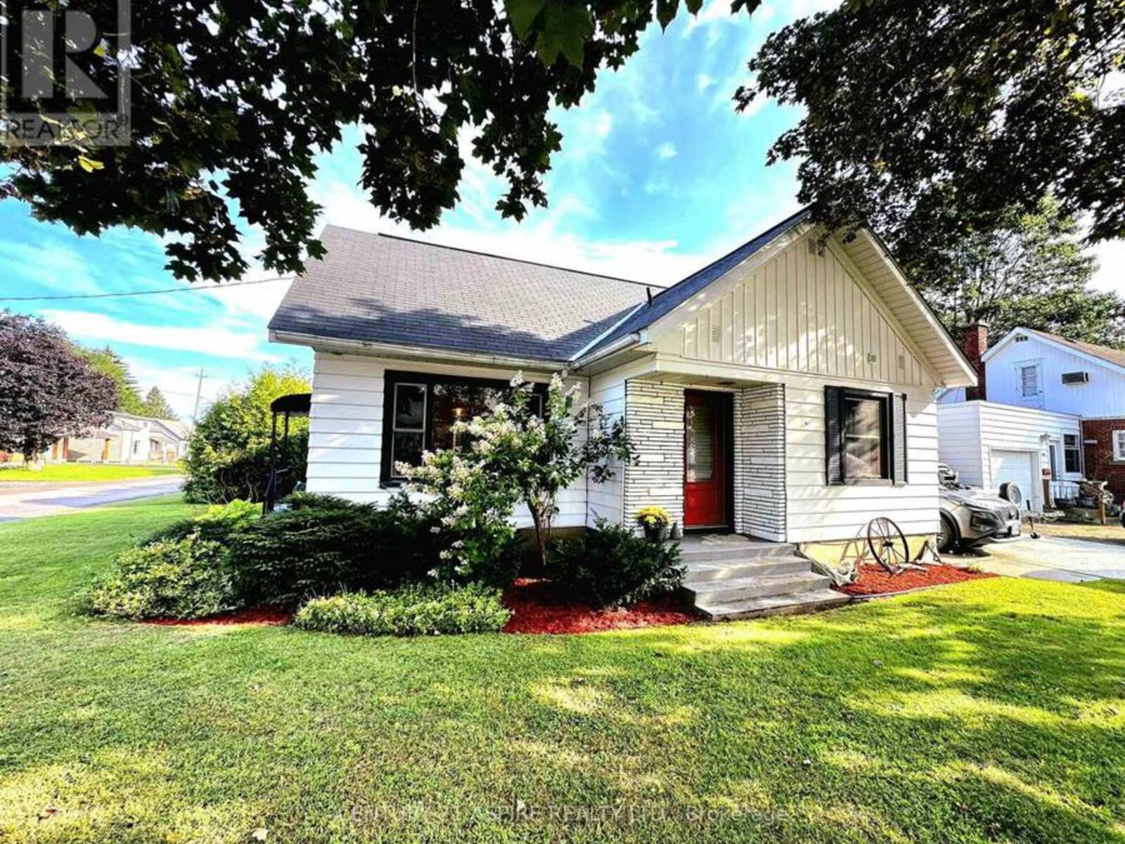 621 BRUHAM AVENUE, Pembroke, Ontario K8A 4Z6