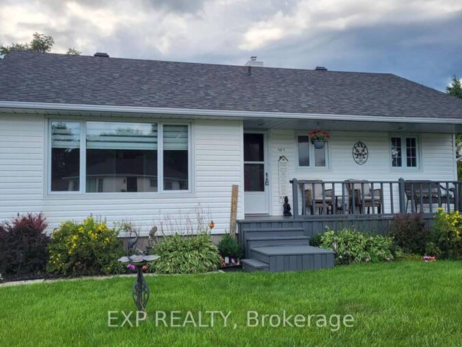 101 GRANT BOULEVARD, Renfrew, Ontario K7V 2P3