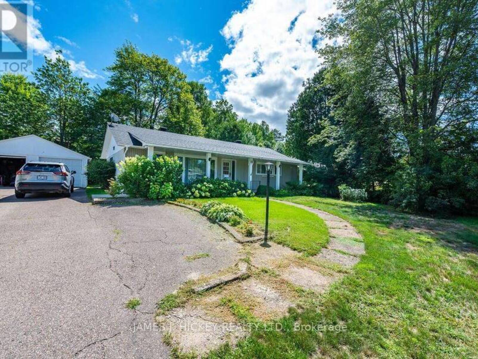100 GLENDALE AVENUE, Deep River, Ontario K0J 1P0