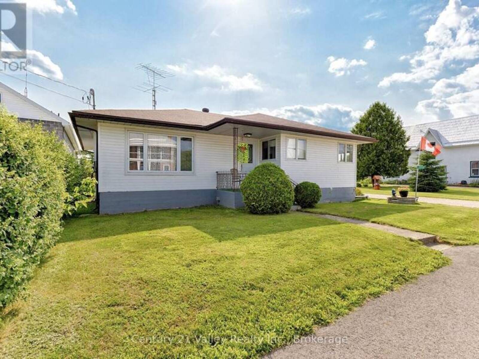 2032 FORESTERS FALLS ROAD, Whitewater Region, Ontario K0J 1V0