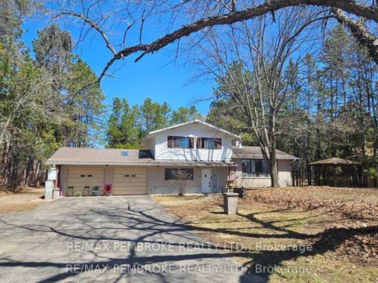 33698 HIGHWAY 17 HIGHWAY W, Deep River, Ontario K0J 1P0