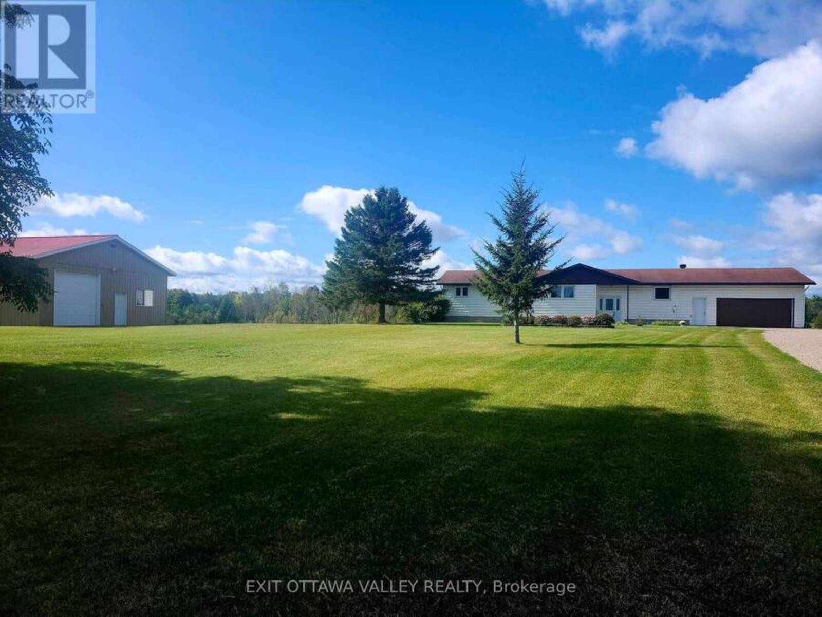 15267 17 HIGHWAY, Whitewater Region, Ontario K0J 0A9
