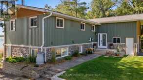395 ISLAND VIEW DRIVE | North Algona Wilberforce Ontario | Slide Image Two