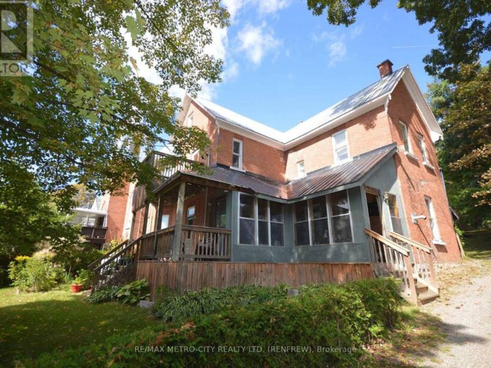 193 OAK STREET, Eganville, Ontario K0J 1T0