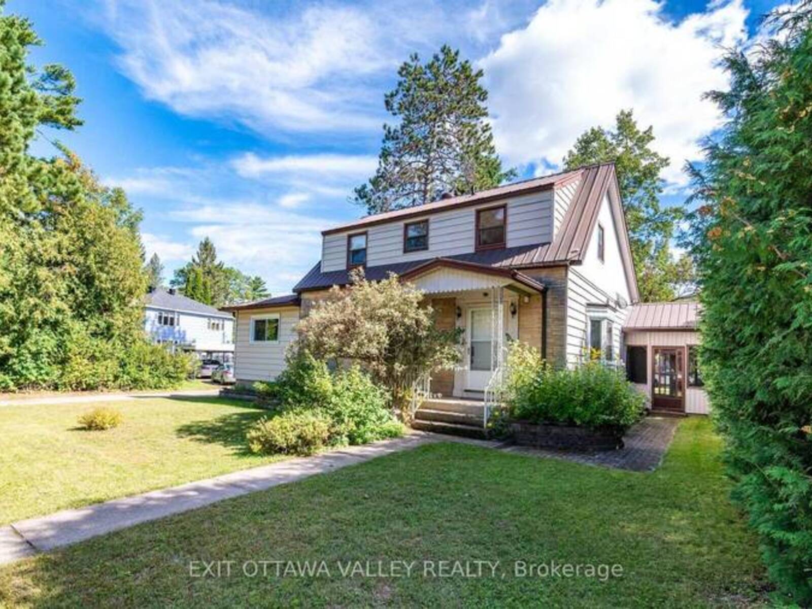 5 SILVIE STREET, Deep River, Ontario K0J 1P0