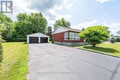 13 HERMAN STREET | Petawawa Ontario | Slide Image Three