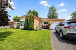 80 FRONTENAC CRESCENT | Deep River Ontario | Slide Image One