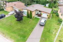 80 FRONTENAC CRESCENT | Deep River Ontario | Slide Image Thirty-five