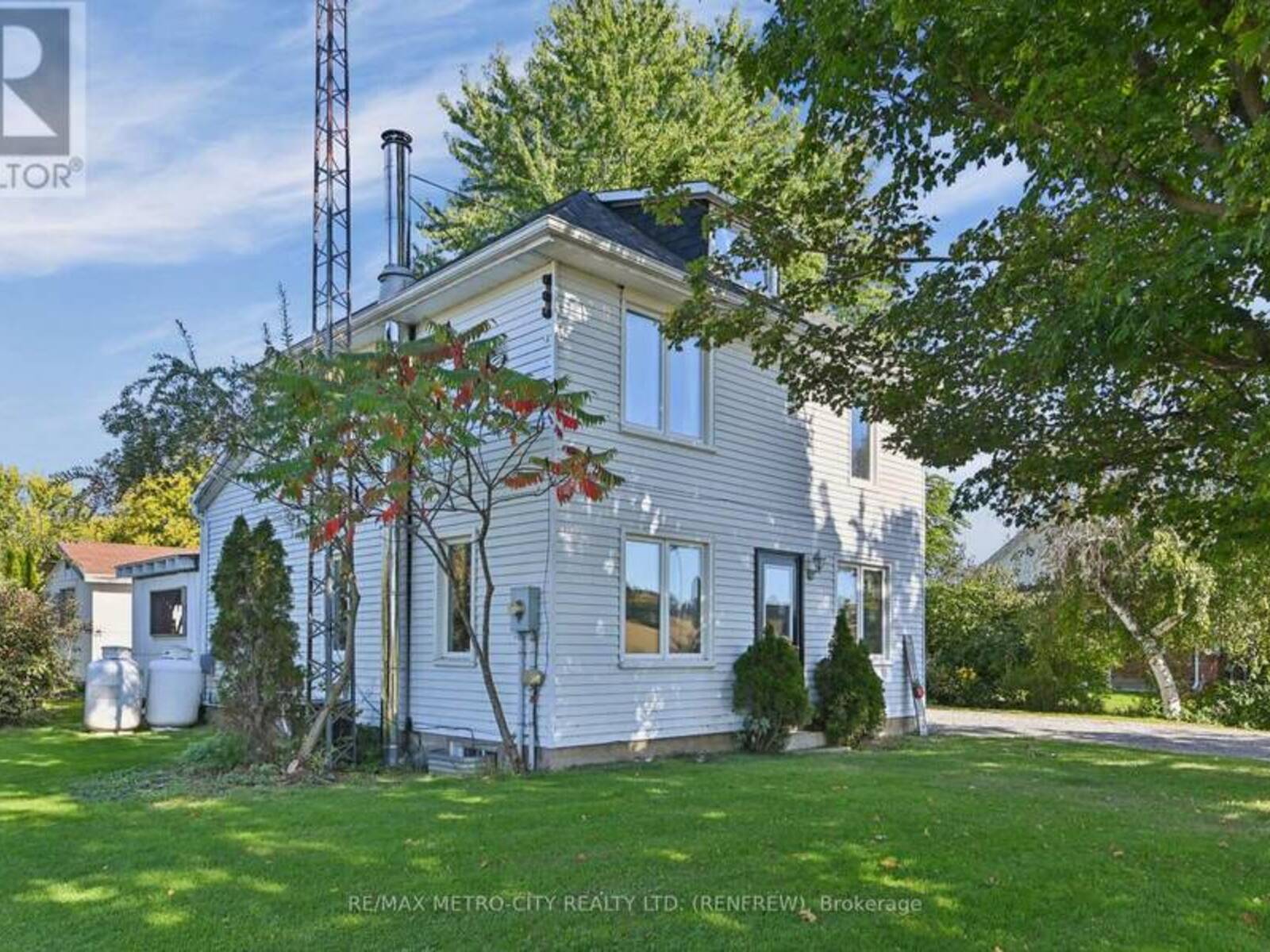 2328 KERR LINE, Whitewater Region, Ontario K0J 1V0
