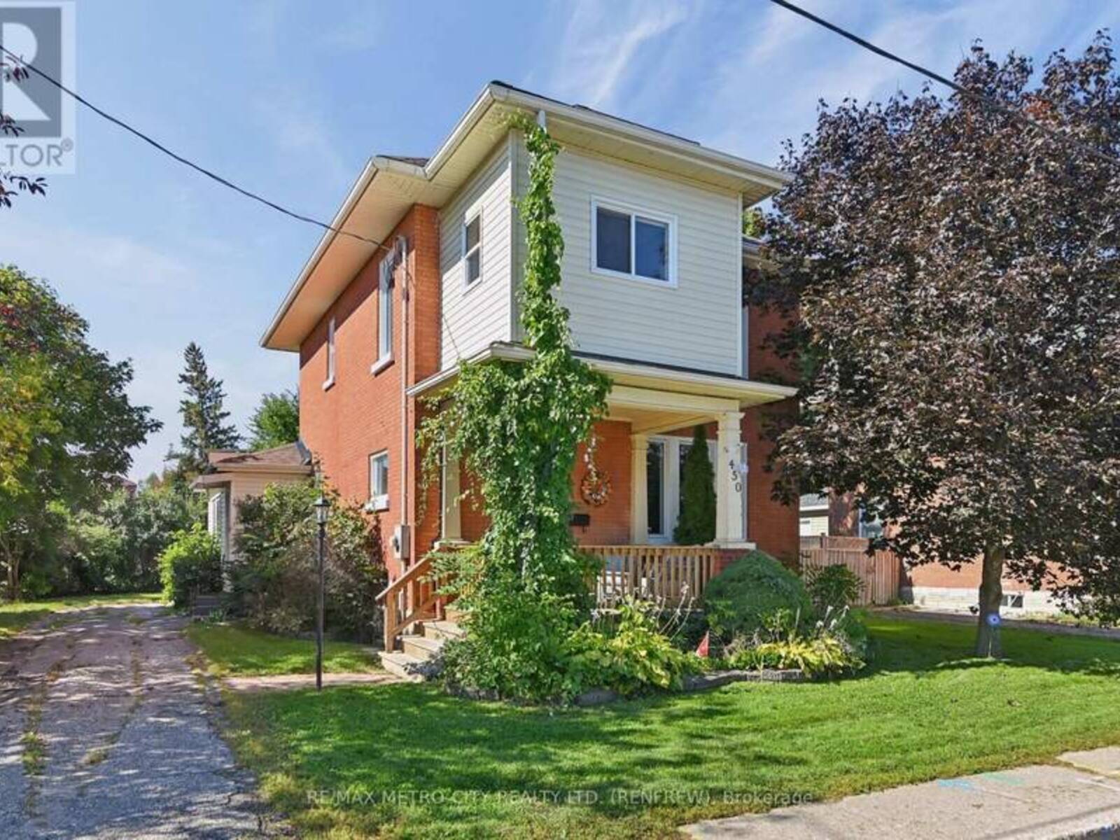 450 BARR STREET, Renfrew, Ontario K7V 1K1