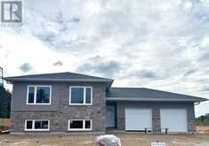 32 JADE AVENUE | Petawawa Ontario | Slide Image Five