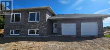18 JADE AVENUE | Petawawa Ontario | Slide Image One