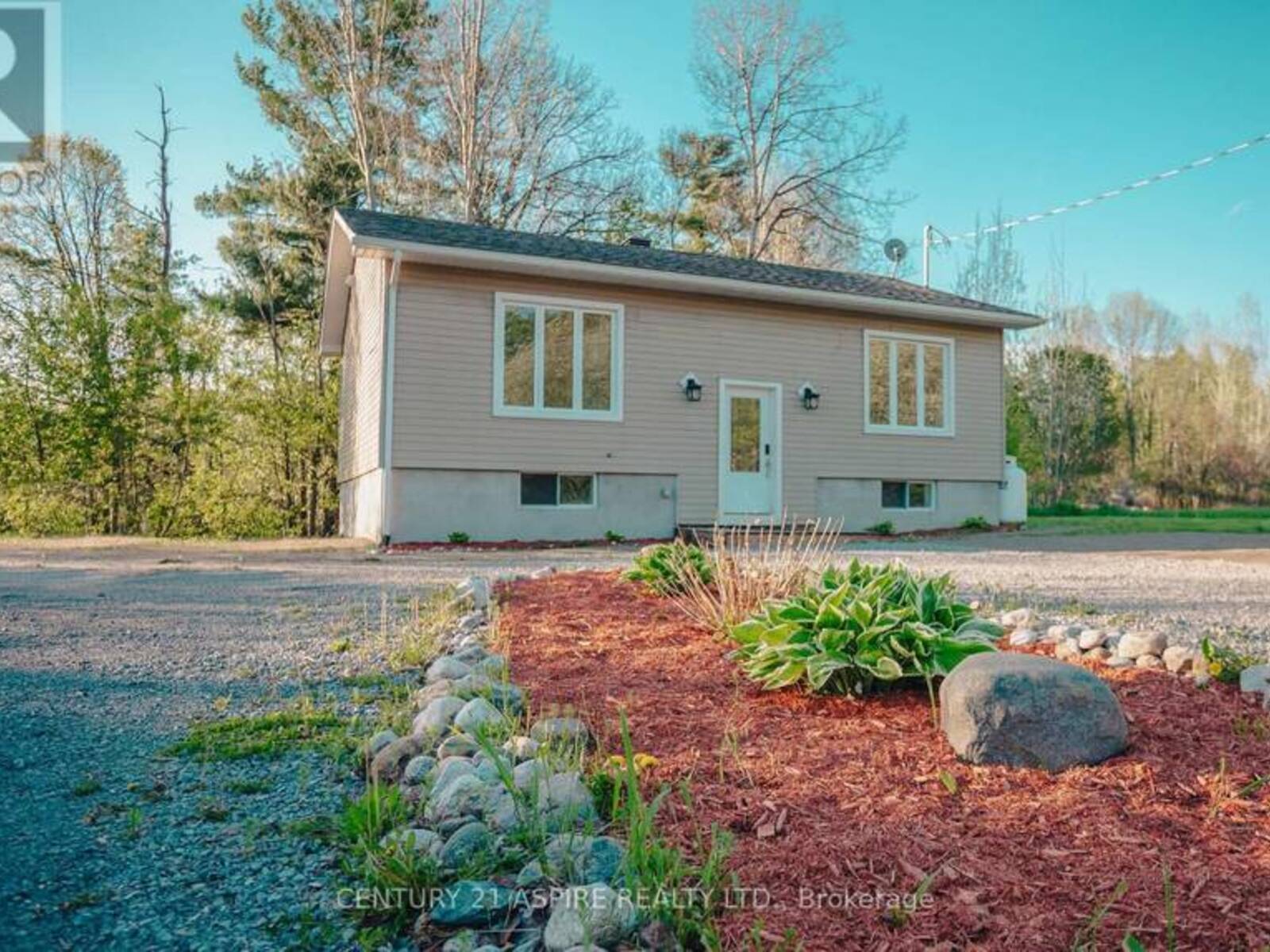 84 SANDY BEACH ROAD, Pembroke, Ontario K8A 6W8