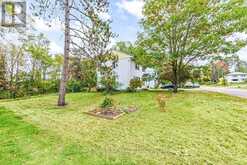 10 LAURIER AVENUE | Deep River Ontario | Slide Image Six