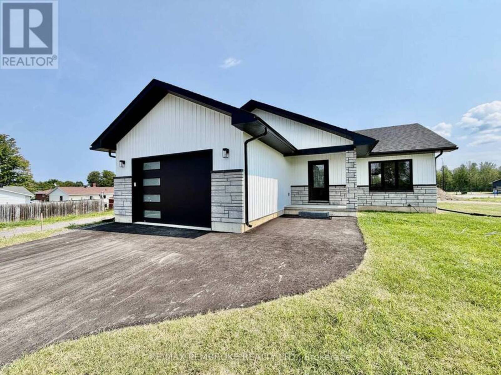 19 EDDY CRESCENT, Pembroke, Ontario K8A 0M1