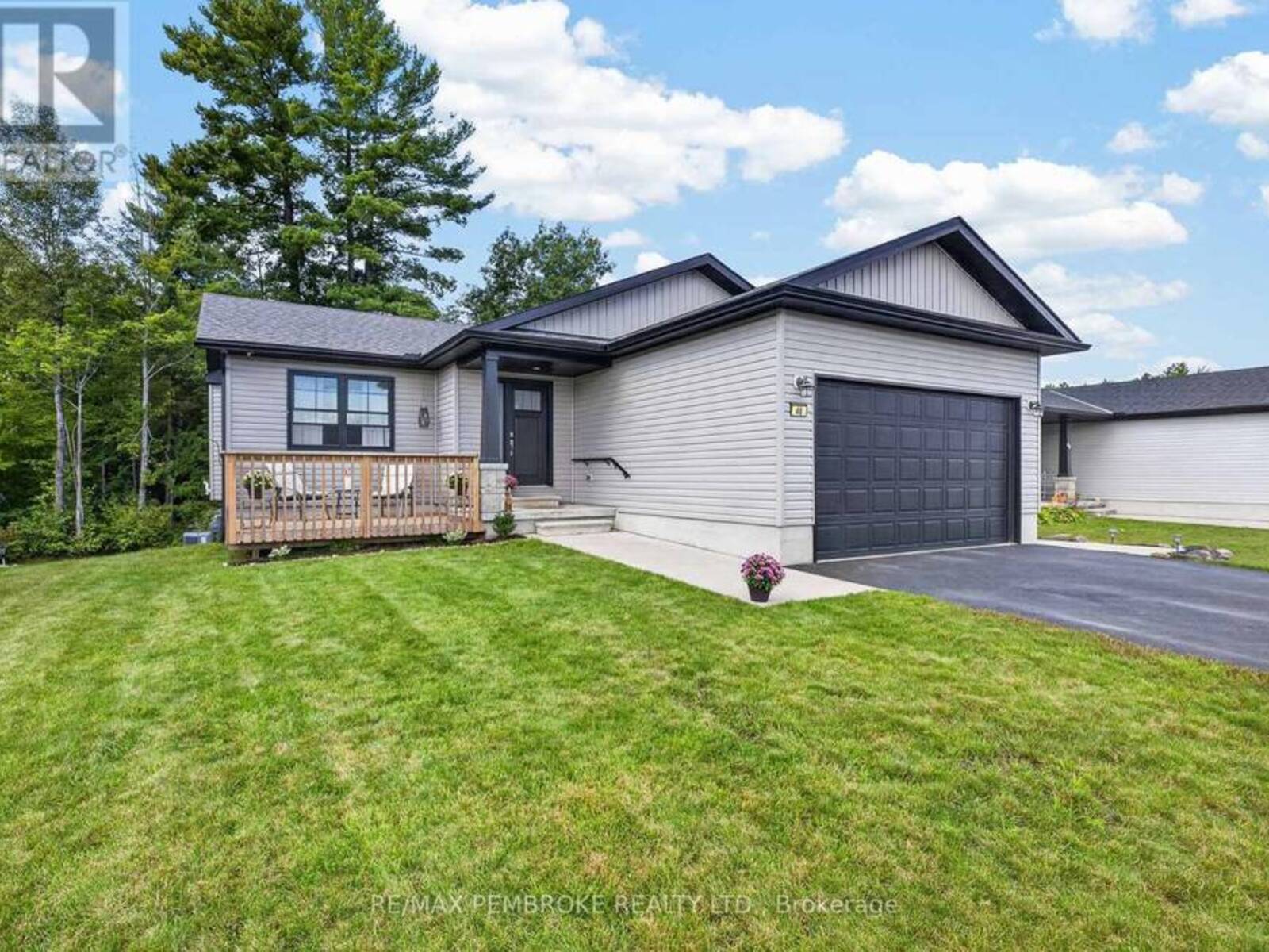 46 TERRANCE DRIVE, Petawawa, Ontario K8H 0H3
