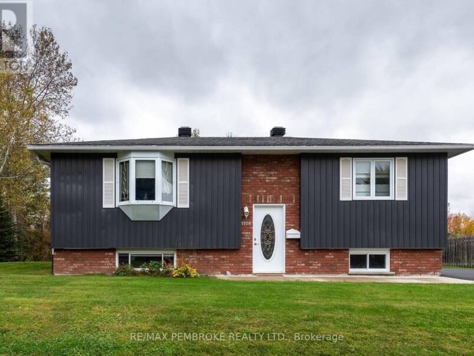 1108 BOUNDARY ROAD, Pembroke, Ontario K8A 7X1