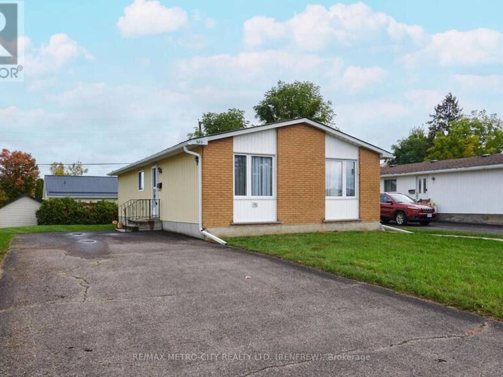 583 KING STREET, Renfrew, Ontario K7V 1E8