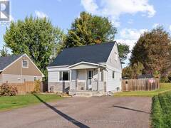 359 CHAMBERLAIN STREET Pembroke Ontario, K8A 2M7