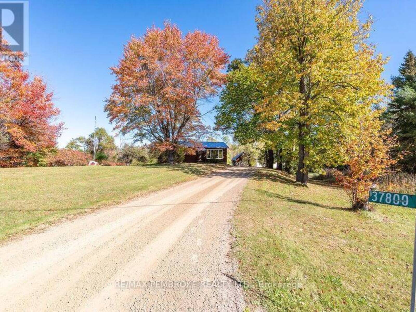 37800 41 HIGHWAY, Pembroke, Ontario K8A 6W4