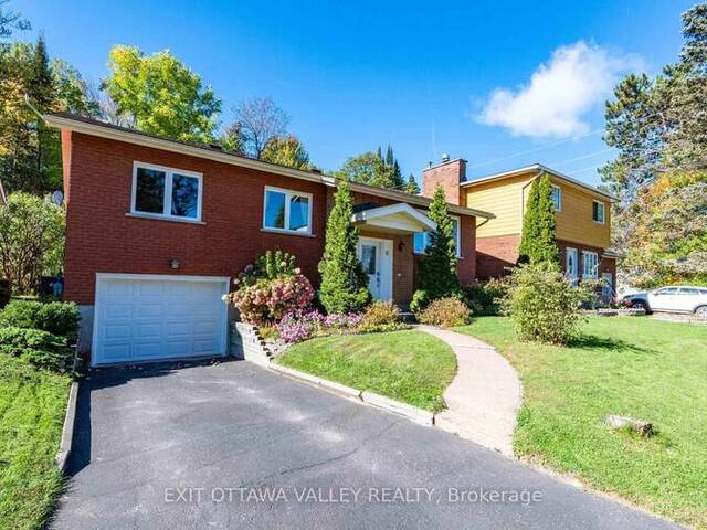 6 SUMAC COURT Deep River Ontario, K0J 1P0 - 4 Bedrooms Home For Sale