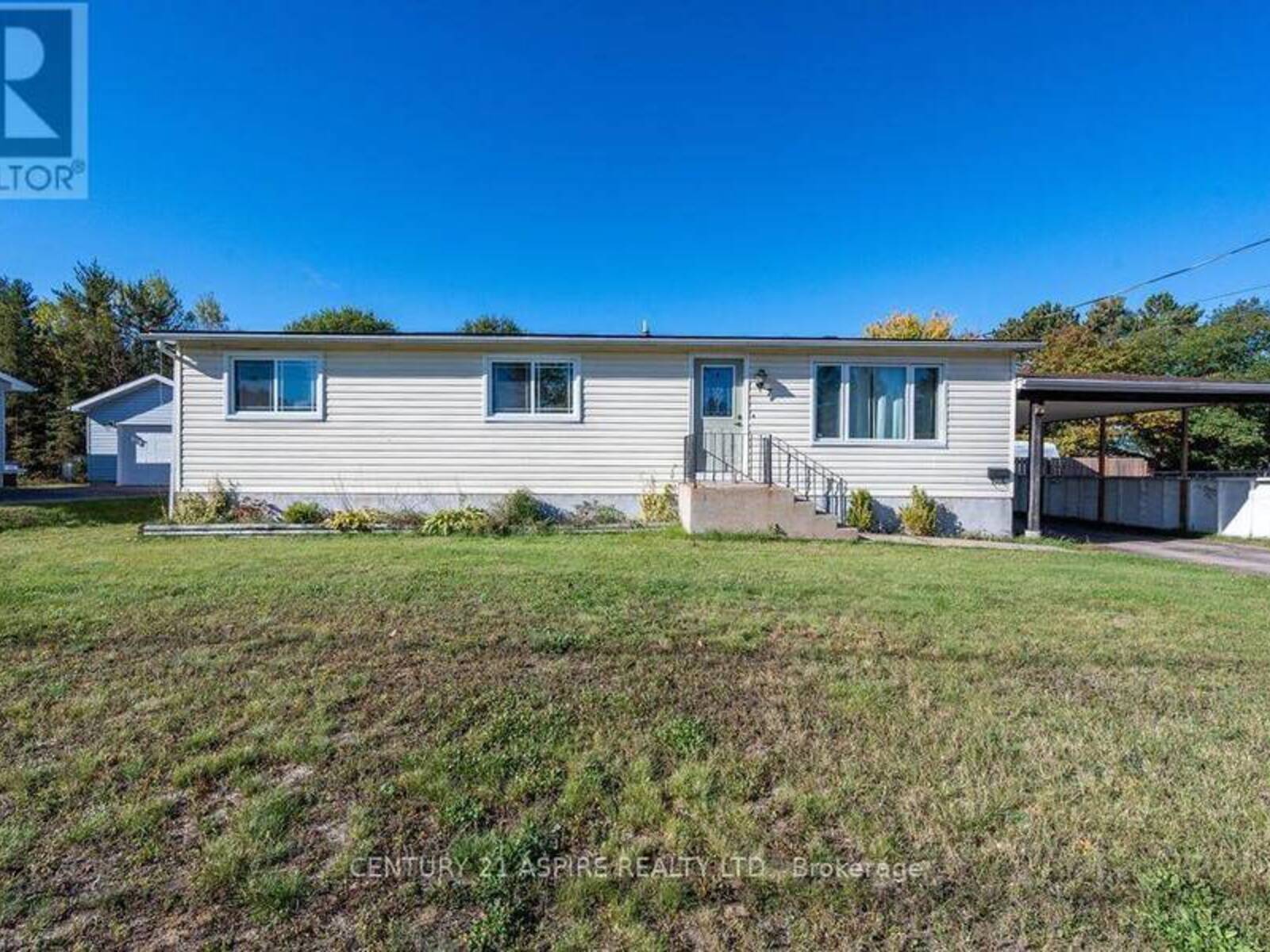 7 WILLIAM STREET, Petawawa, Ontario K8H 2K3