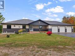 15 HANNAH STREET Whitewater Region Ontario, K0J 1C0